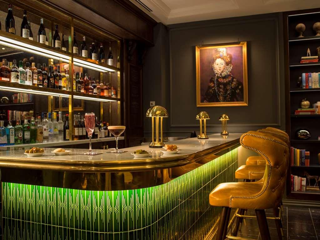 The Guardsman - Preferred Hotels And Resorts Лондон Ресторант снимка The bar at the Savoy