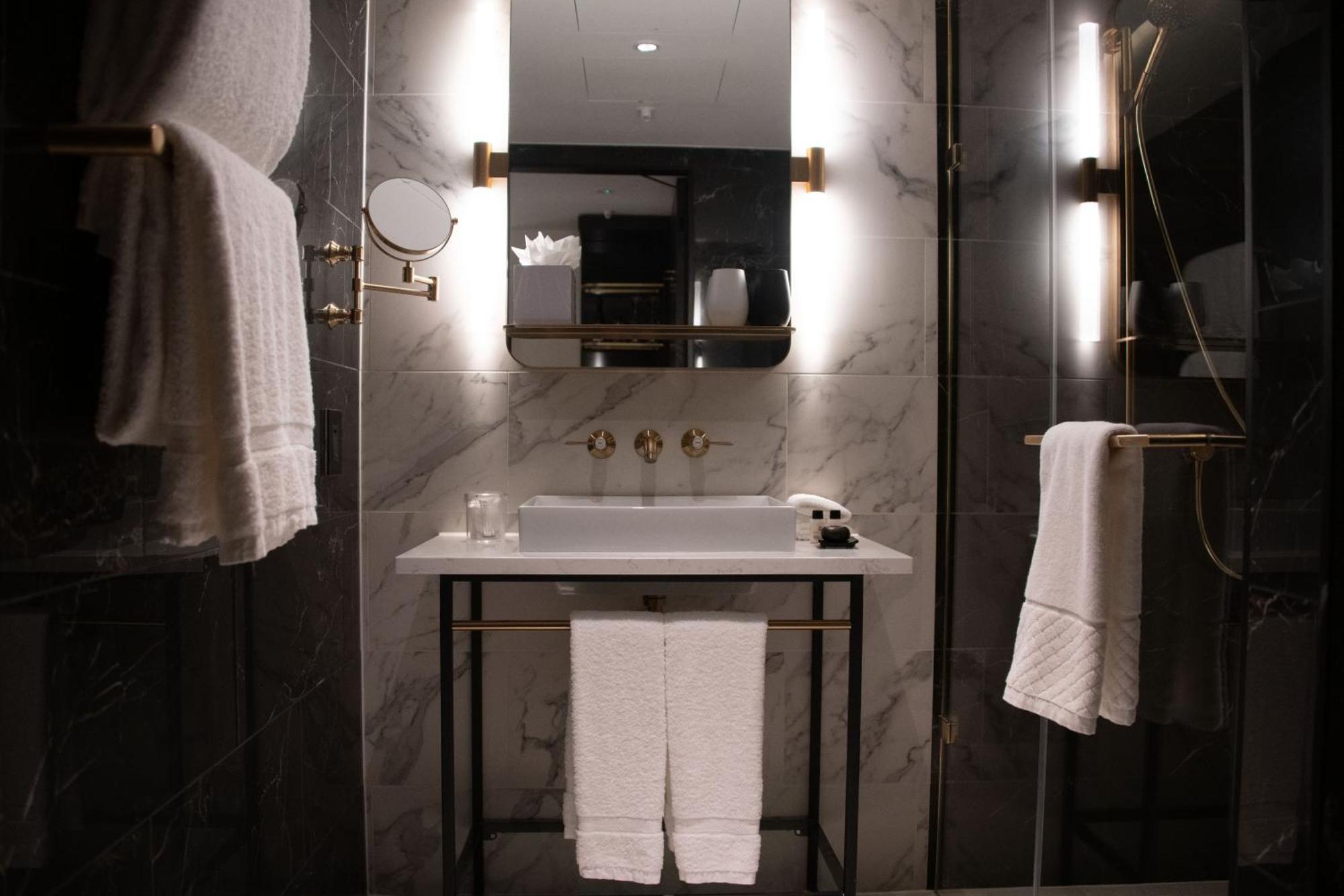 The Guardsman - Preferred Hotels And Resorts Лондон Екстериор снимка Bathroom